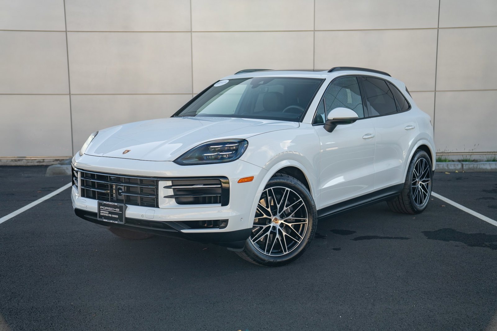 2025 Porsche Cayenne Base's photo