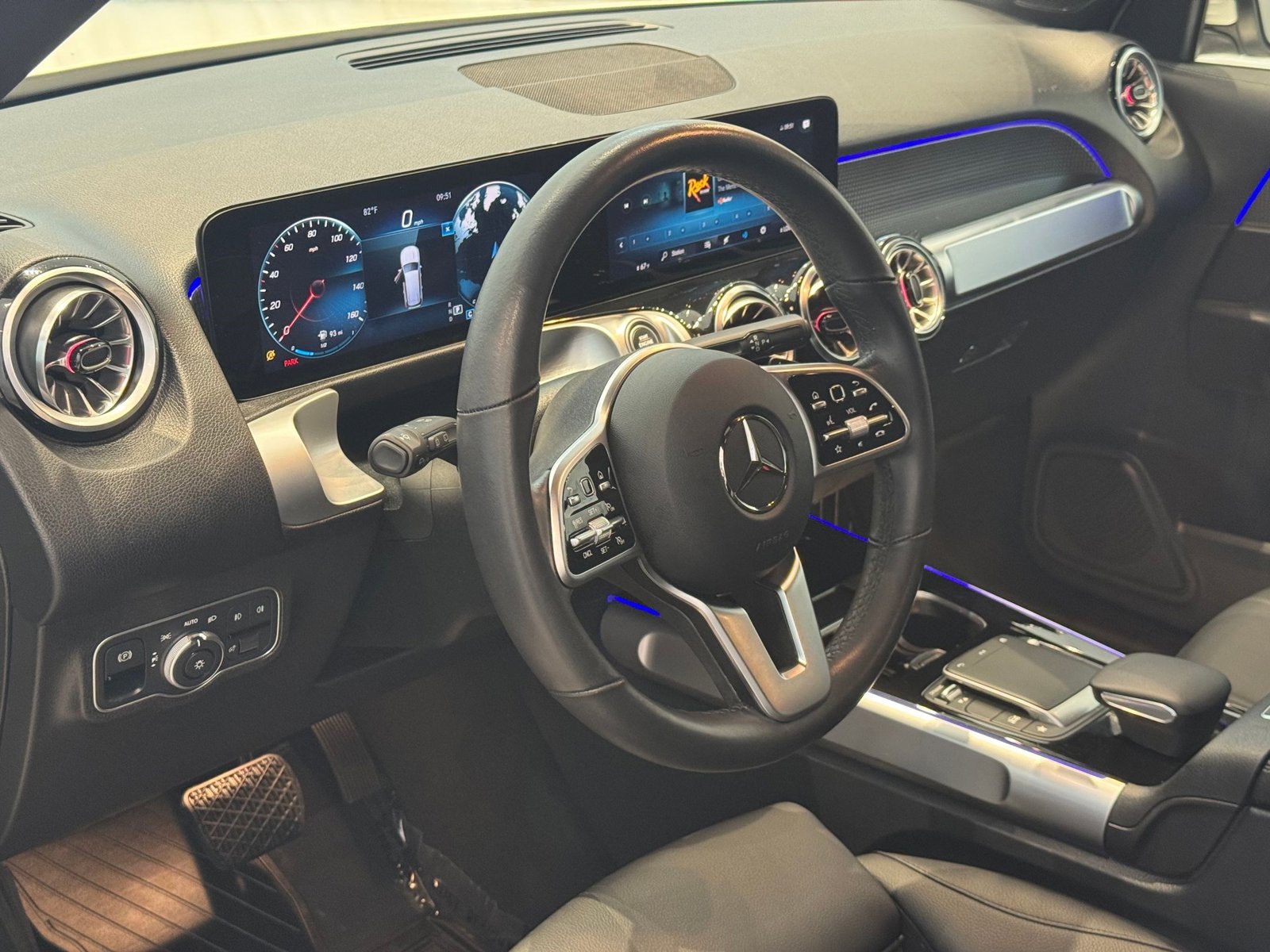 2022 Mercedes Benz GLB 250 photo 4