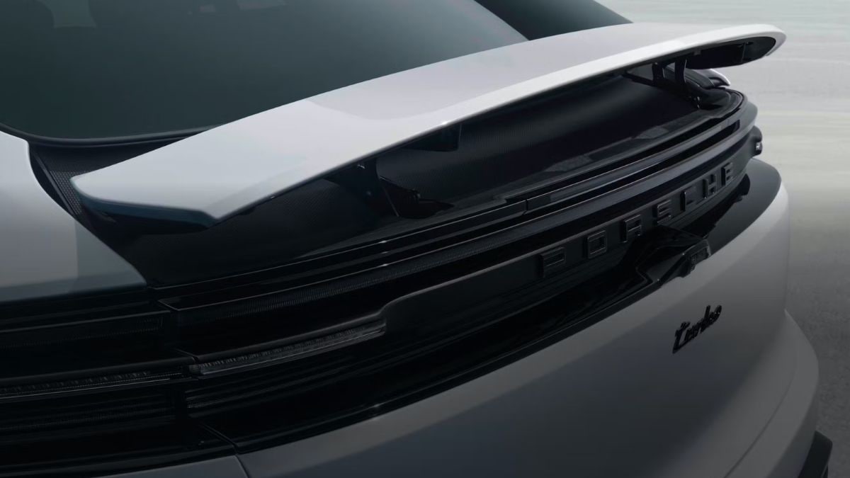 Porsche Macan Electric adaptive rear spoiler