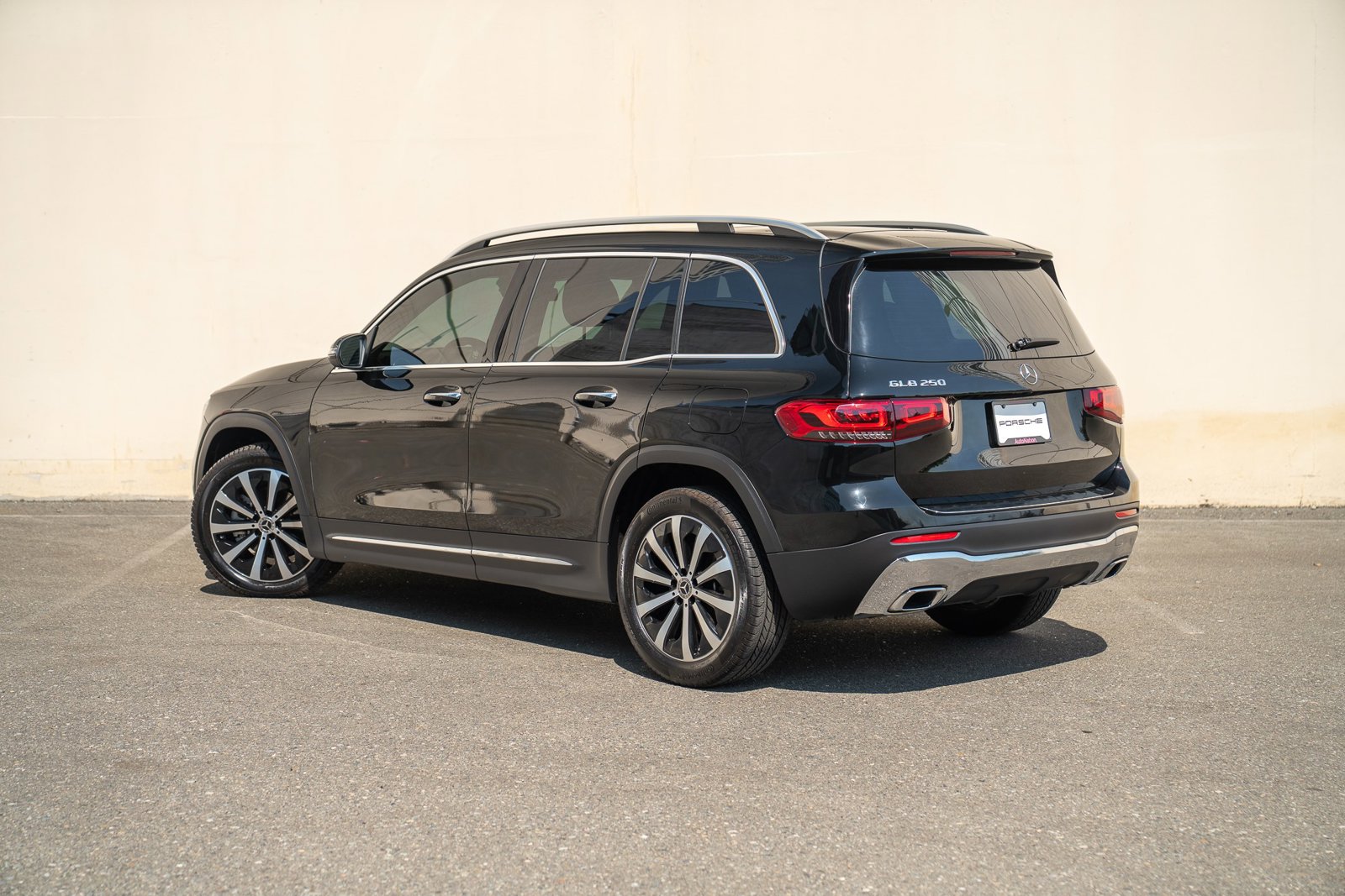 2022 Mercedes Benz GLB 250 photo 3