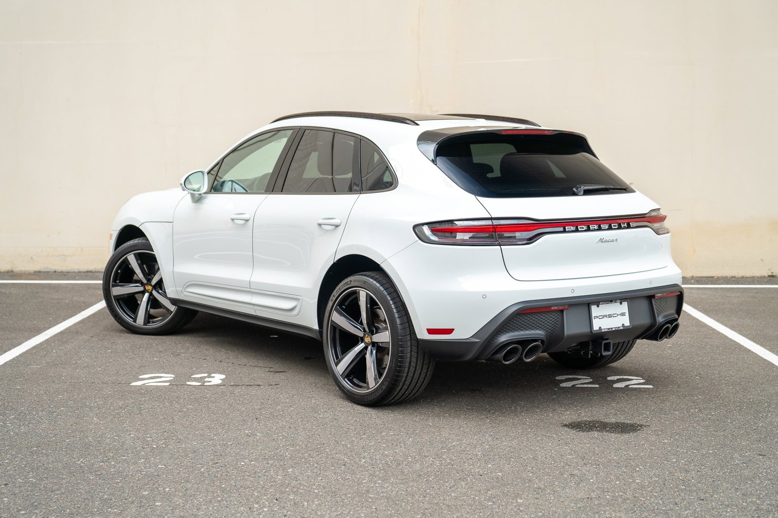 2025 Porsche Macan T photo 2