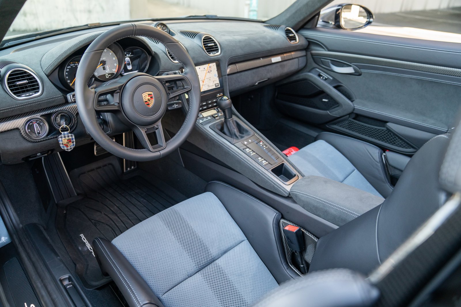 2024 Porsche Boxster Spyder photo 4