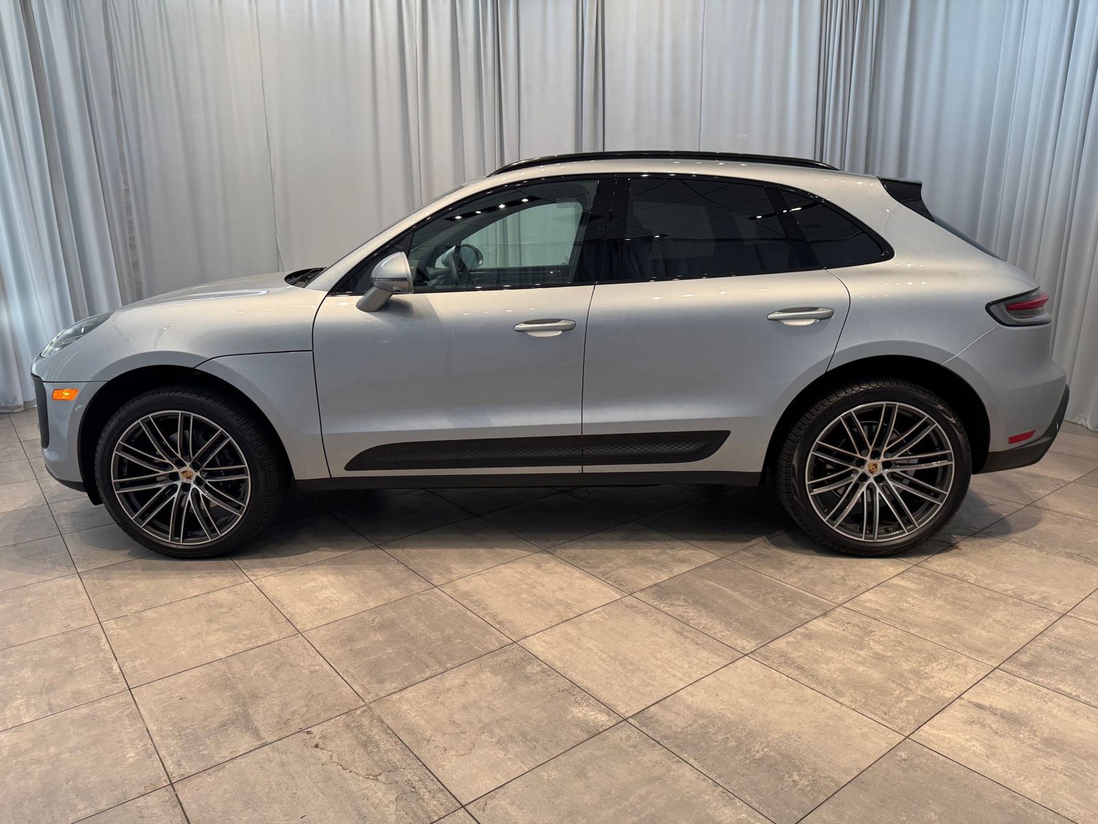 Certified 2024 Porsche Macan Base with VIN WP1AA2A59RLB21112 for sale in Bellevue, WA