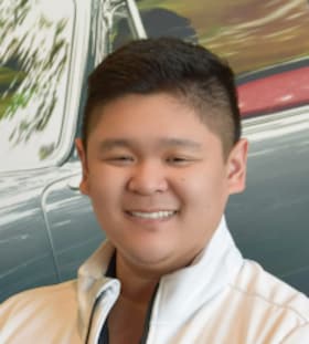 Staff member Lee Van from ID_c48a95387055