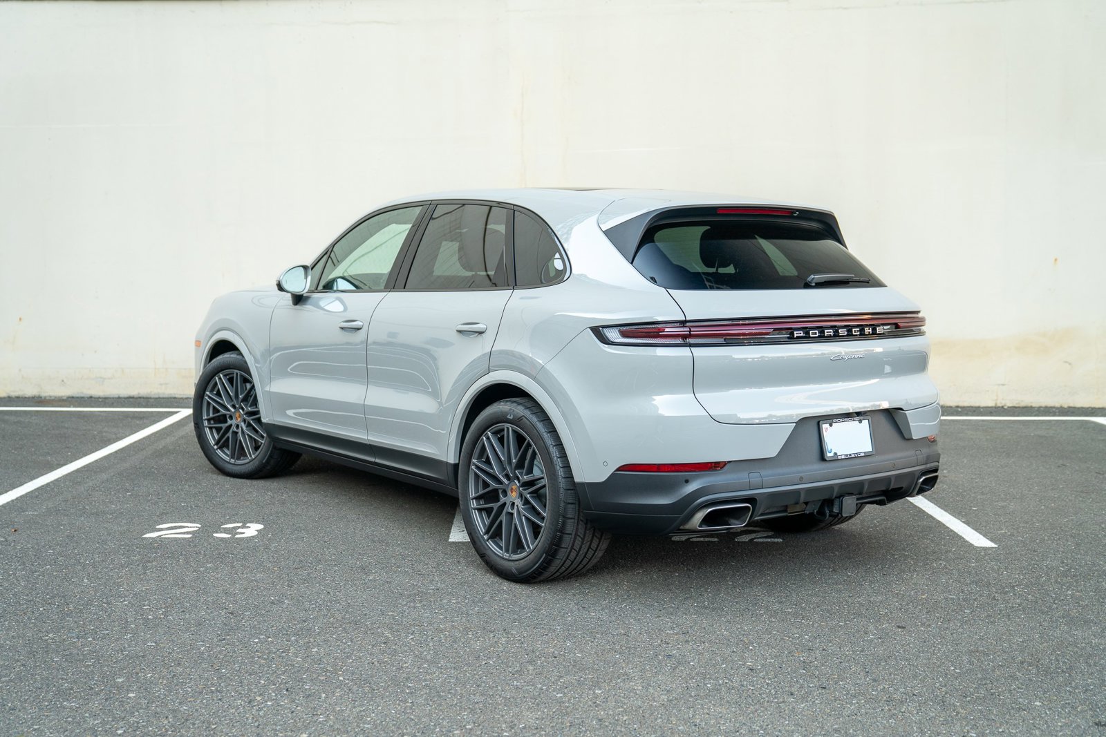 2025 Porsche Cayenne photo 2