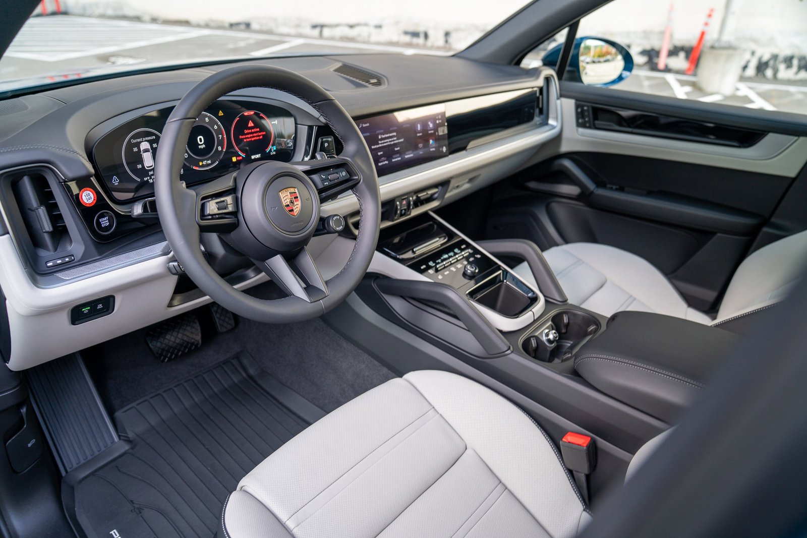 2026 Porsche Cayenne photo 4
