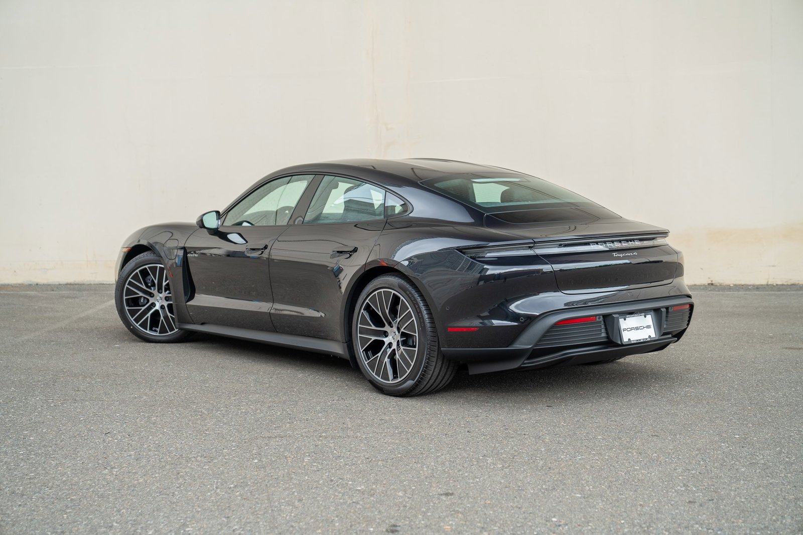 2025 Porsche Taycan 4 photo 3