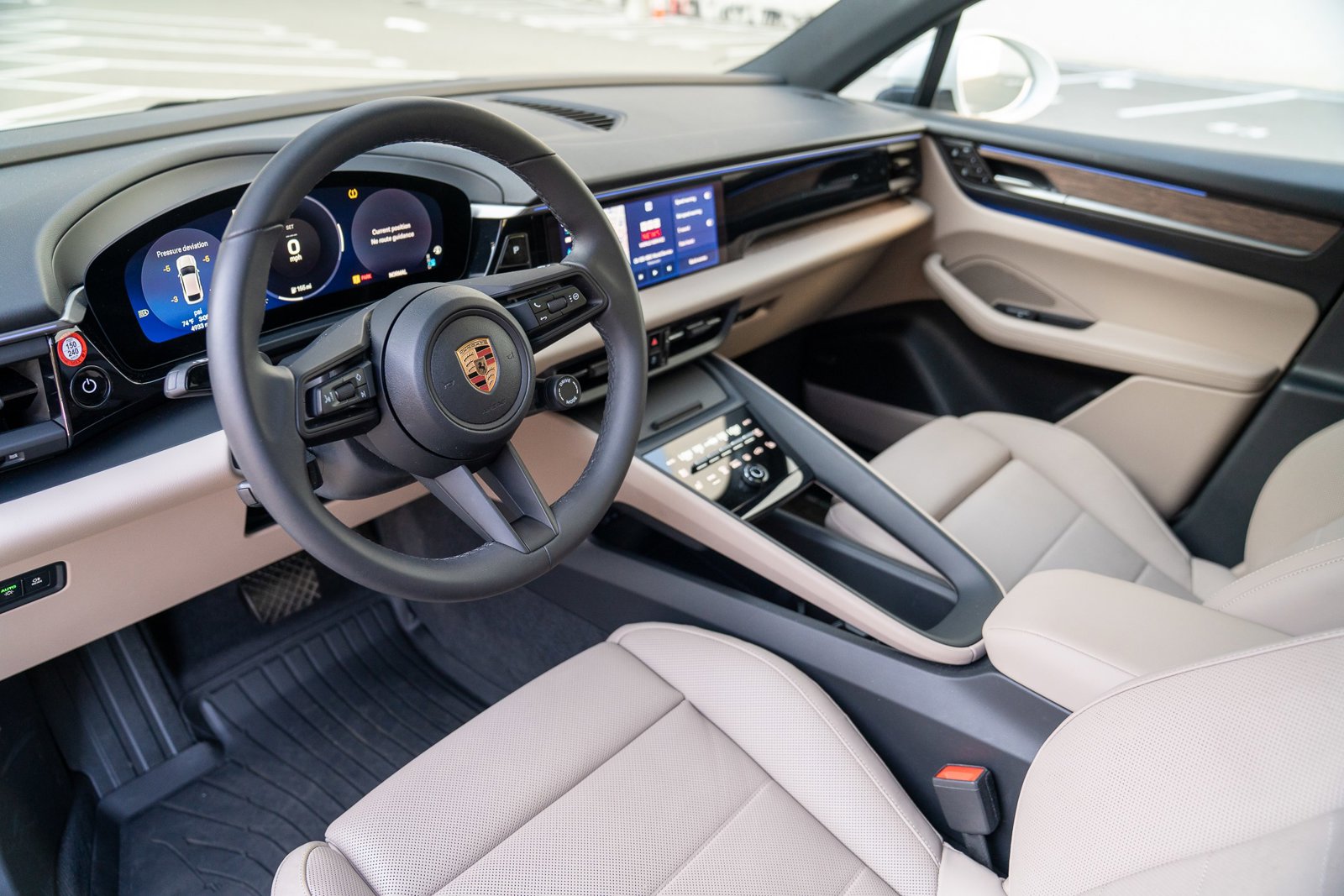 2025 Porsche Macan Electric photo 4