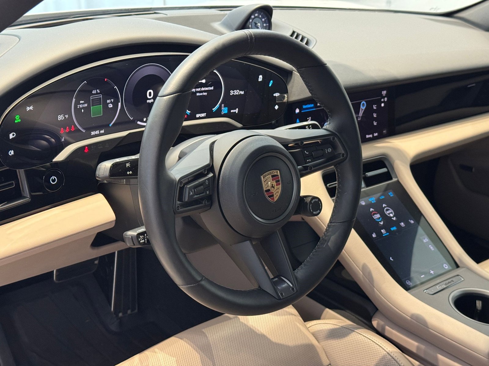 2025 Porsche Taycan photo 4