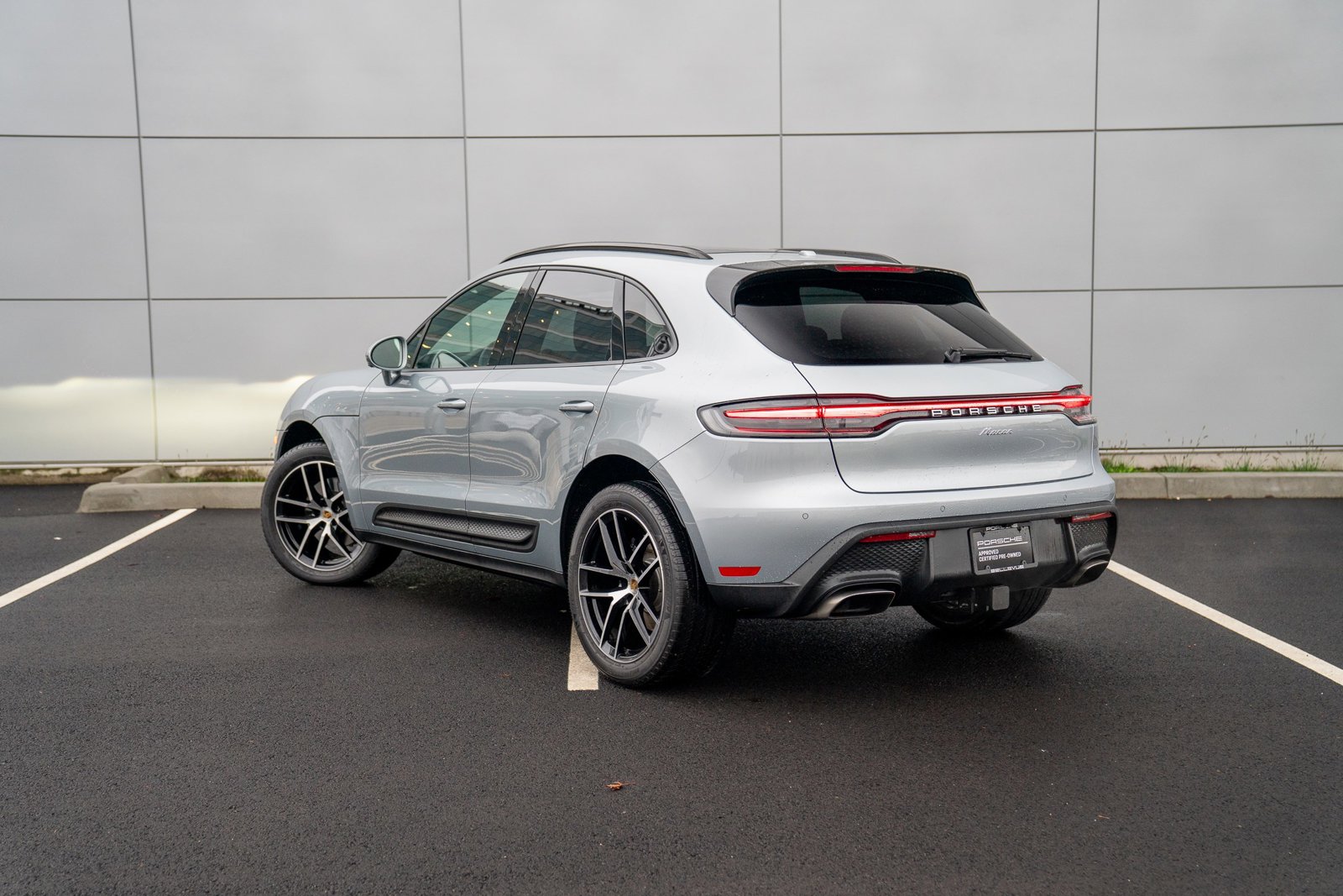 2025 Porsche Macan S photo 3