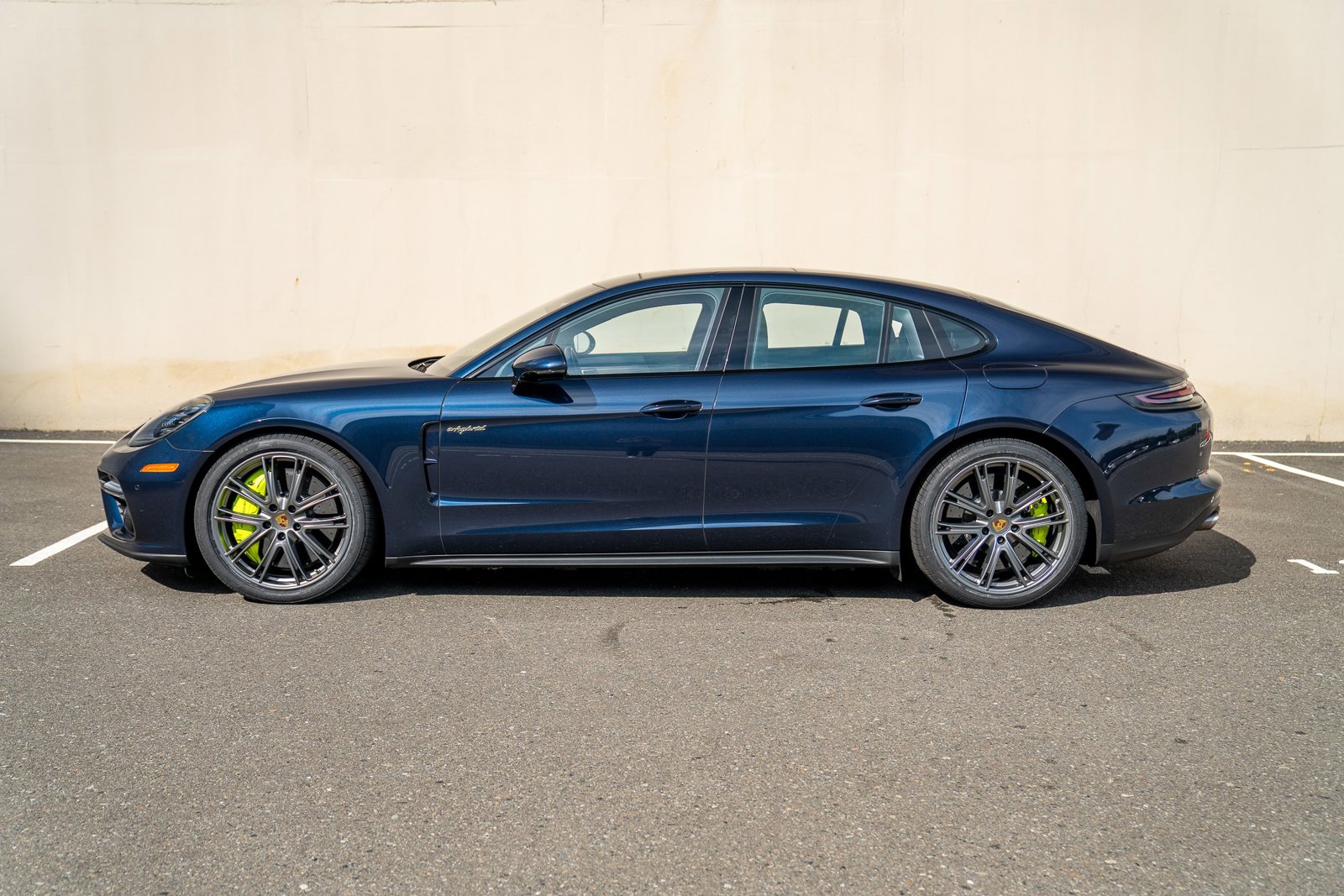 2019 Porsche Panamera E-Hybrid Turbo S photo 2