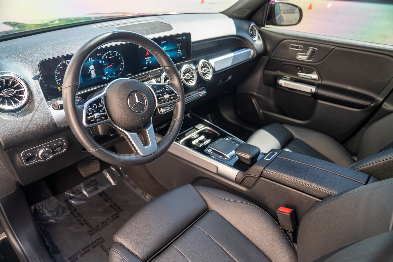 2022 Mercedes Benz GLB 250 photo 4