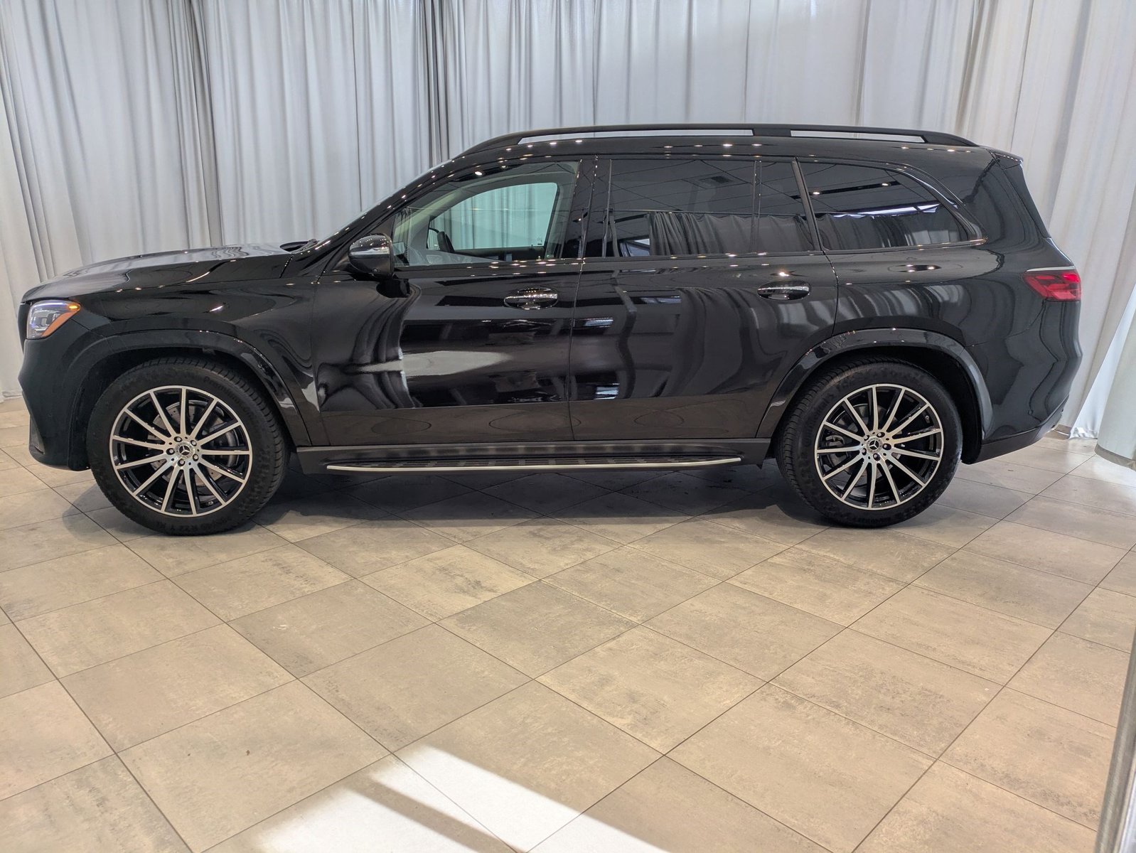 Used 2024 Mercedes-Benz GLS Base with VIN 4JGFF8FE6RB140058 for sale in Bellevue, WA