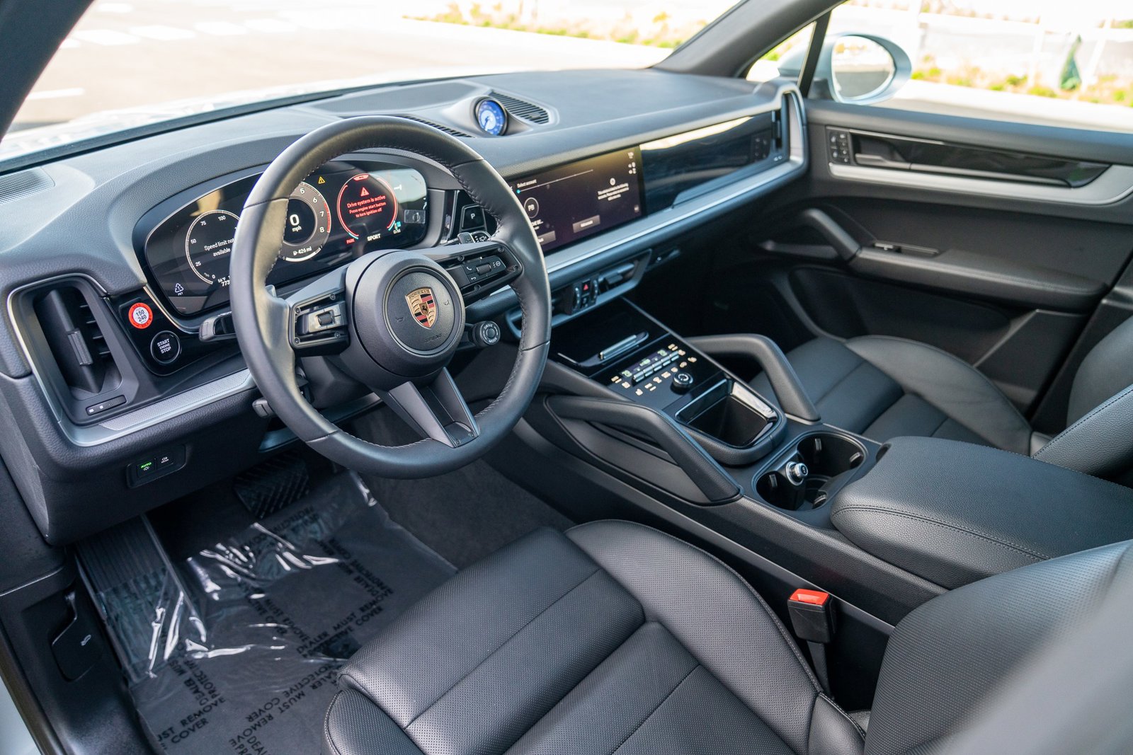 2025 Porsche Cayenne photo 2