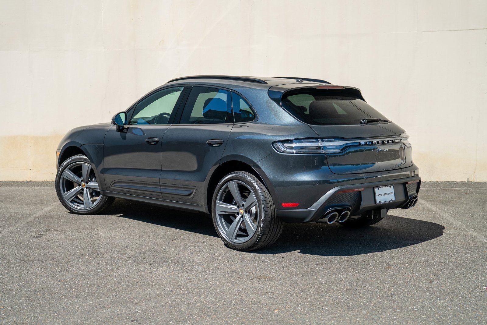 2025 Porsche Macan T photo 3