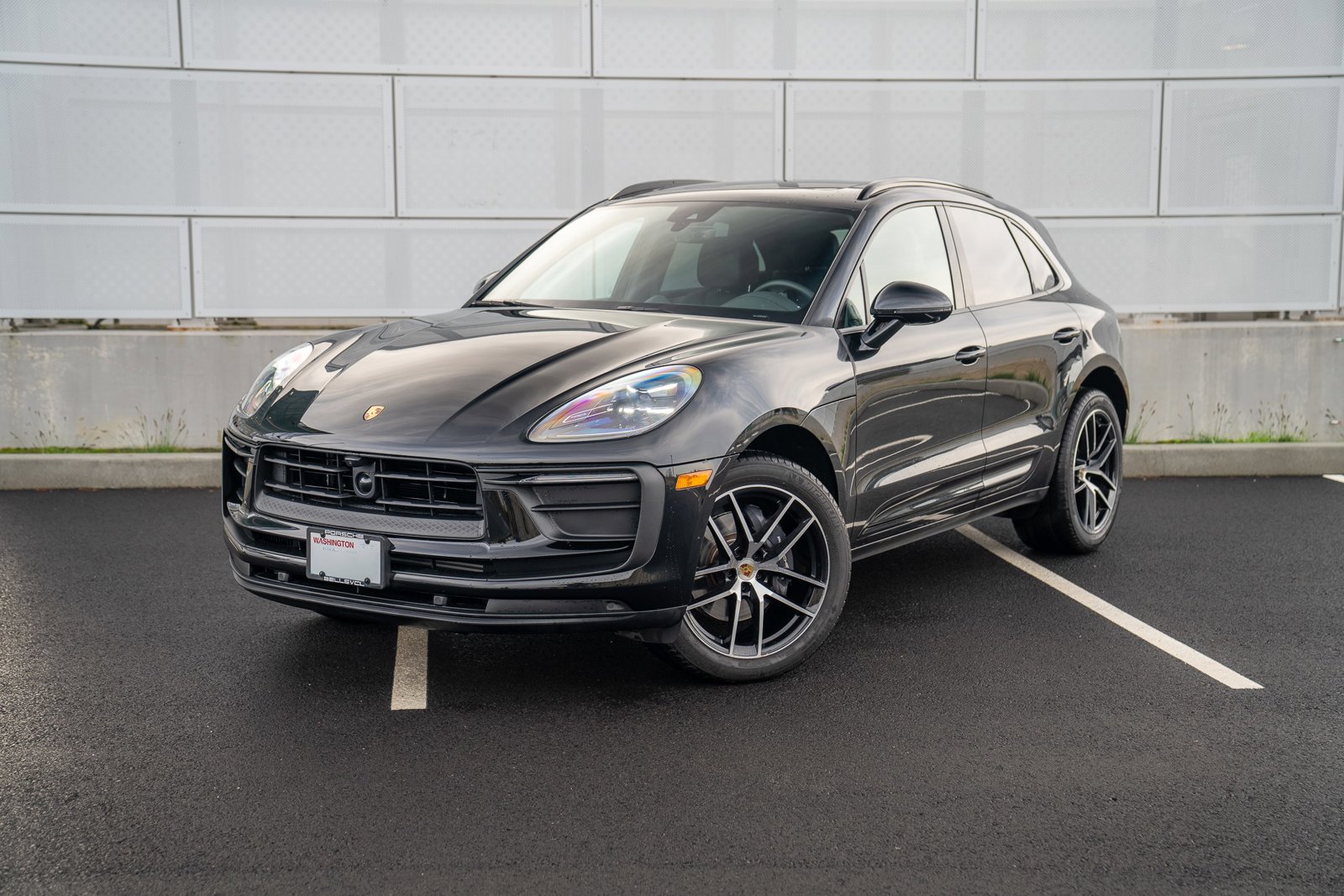 2025 Porsche Macan's photo