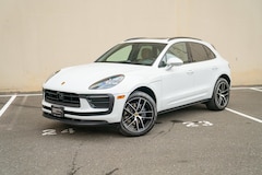 2025 Porsche Macan SUV
