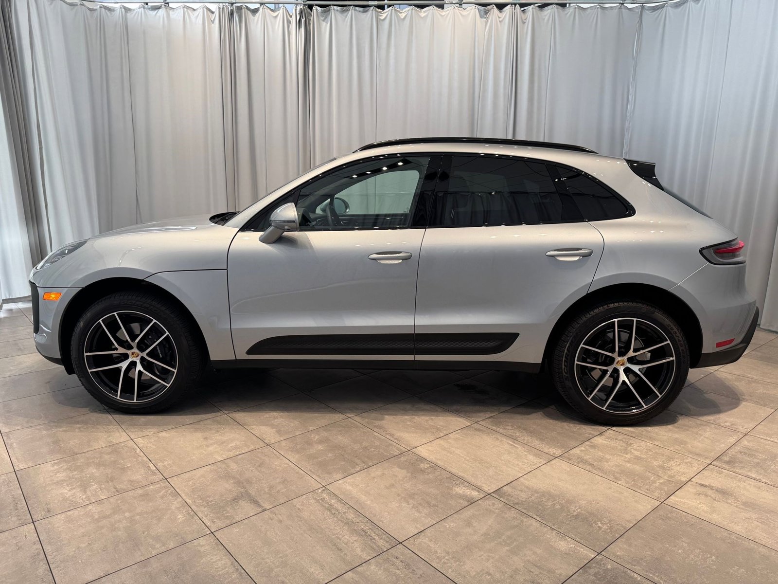 Certified 2024 Porsche Macan Base with VIN WP1AA2A57RLB21111 for sale in Bellevue, WA