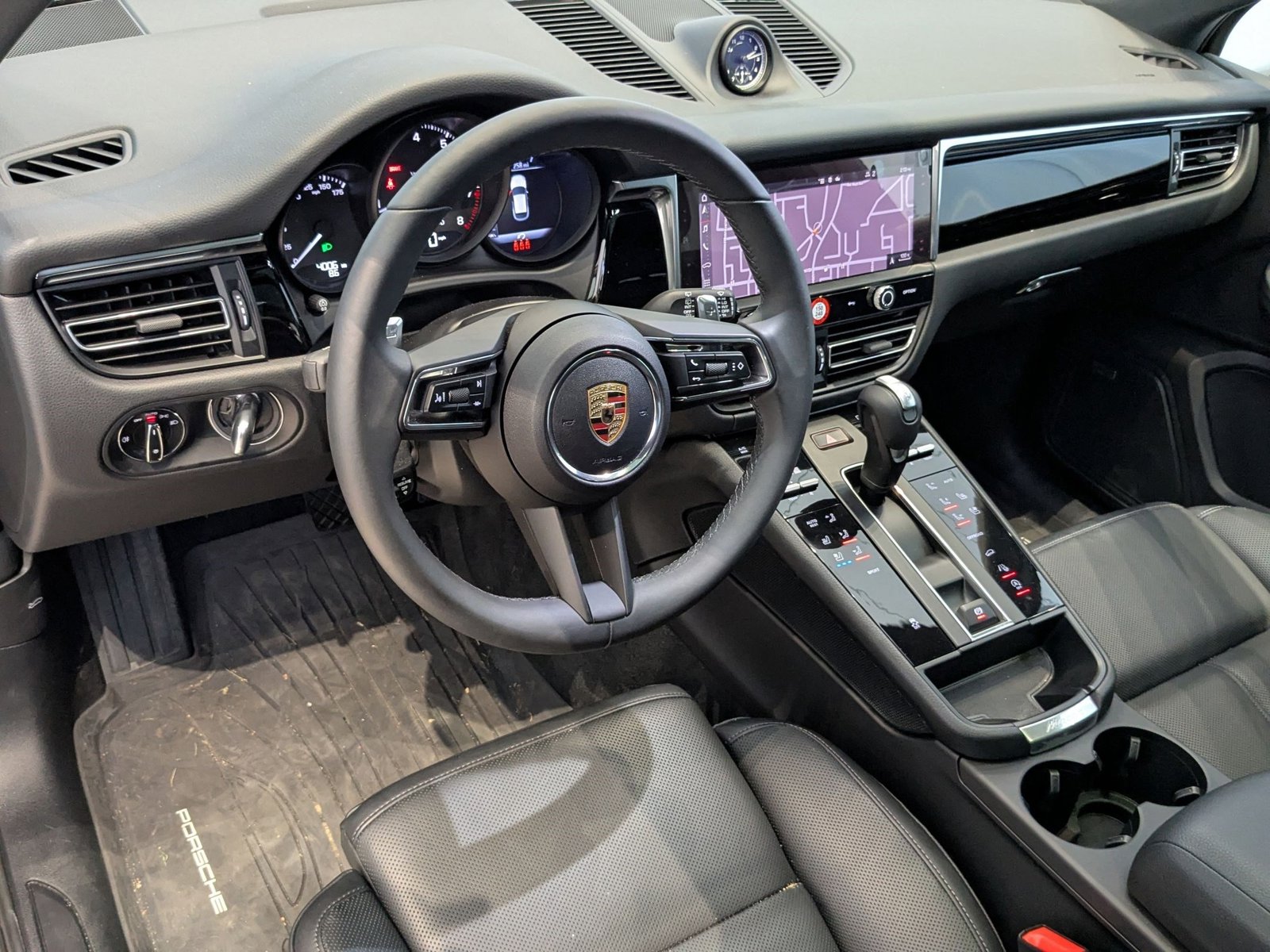 2024 Porsche Macan photo 4