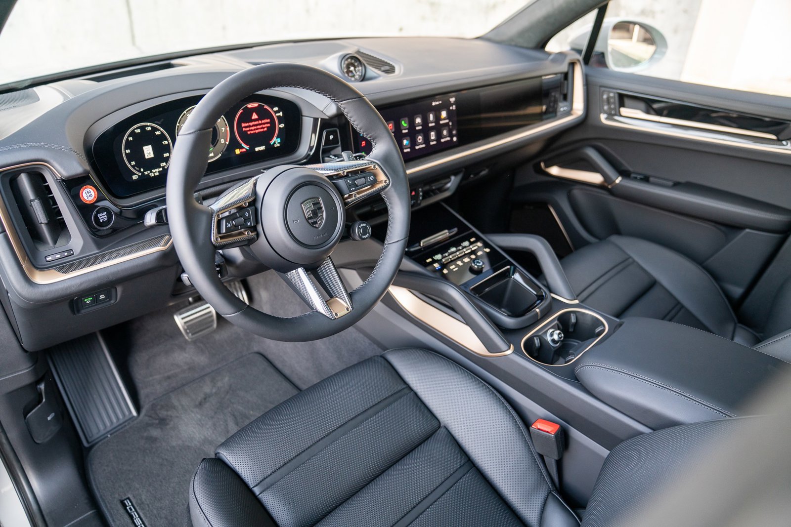 2025 Porsche Cayenne E-Hybrid Turbo photo 4