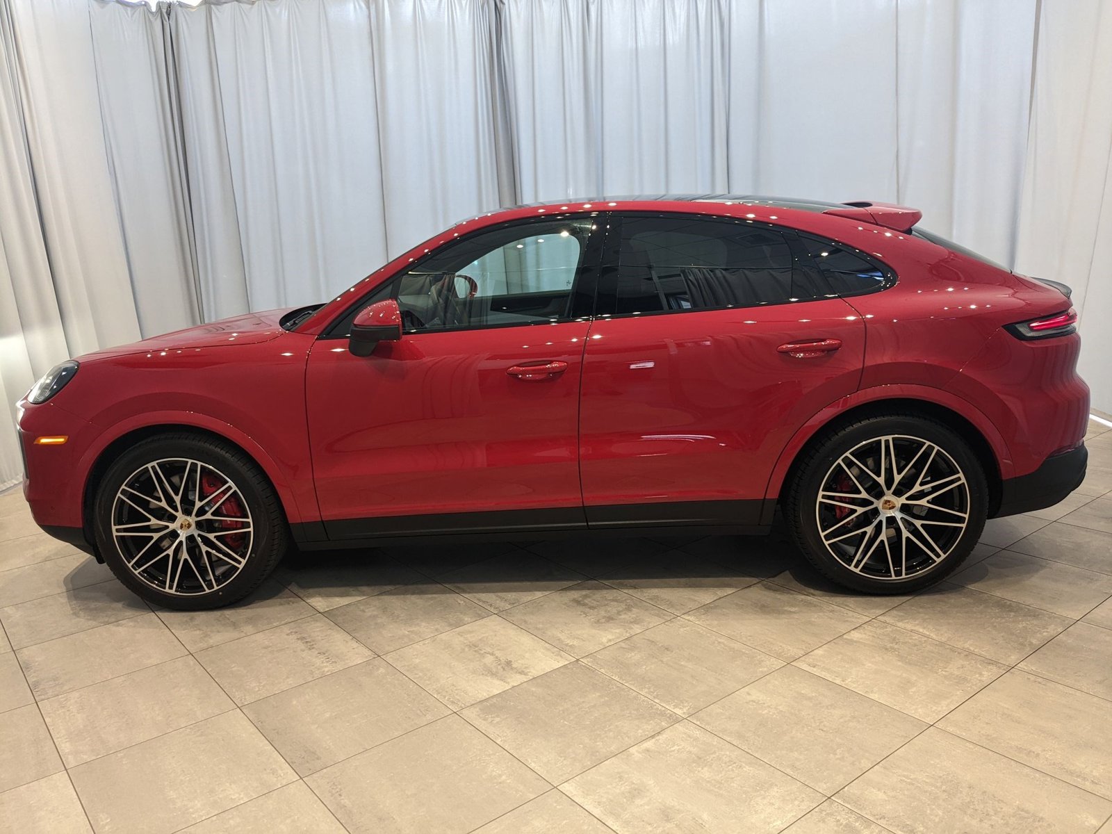 2025 Porsche Cayenne Coupe S photo 2