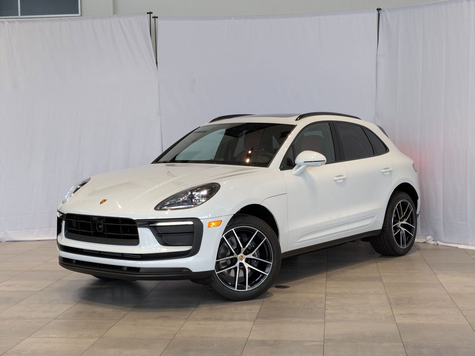 2025 Porsche Macan T's photo