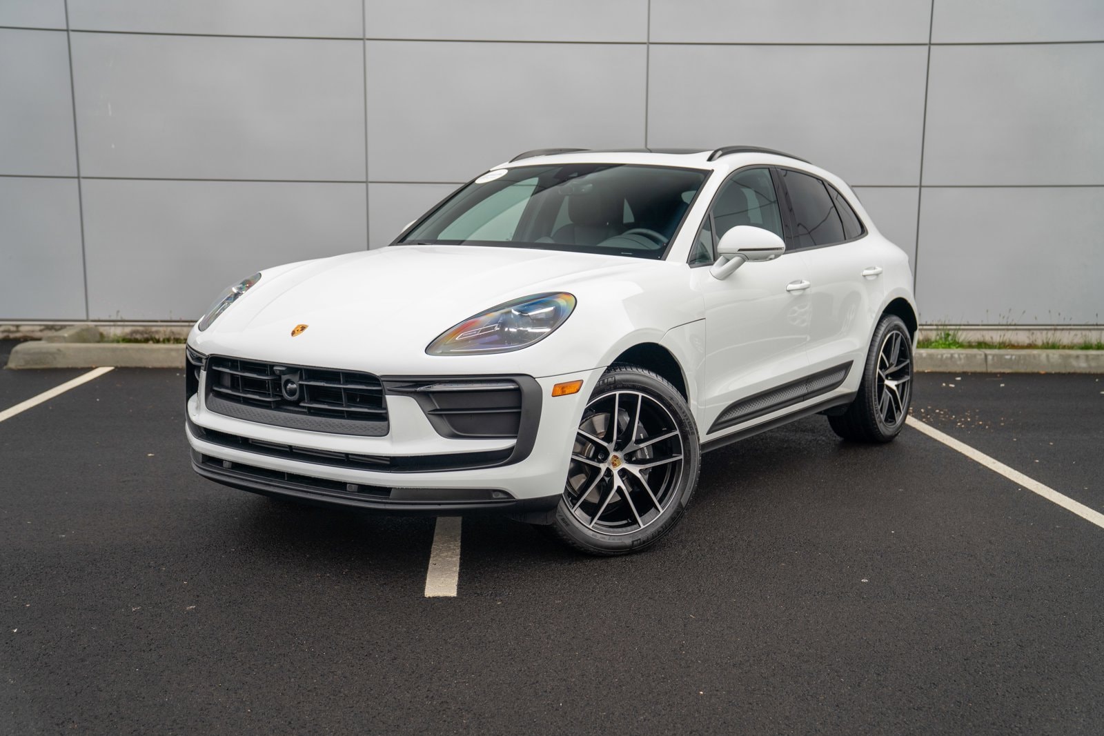2025 Porsche Macan T's photo