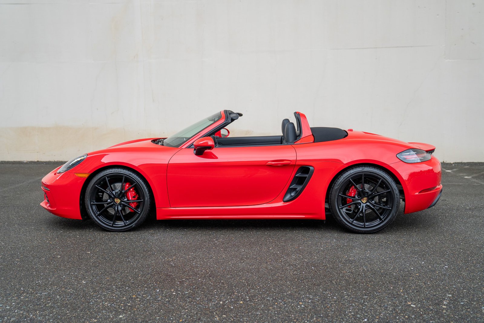 2025 Porsche Boxster S photo 2