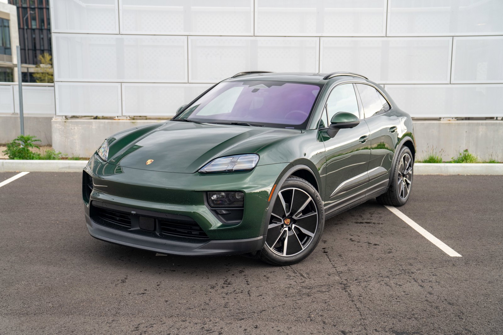 2025 Porsche Macan Macan 4 Electric's photo