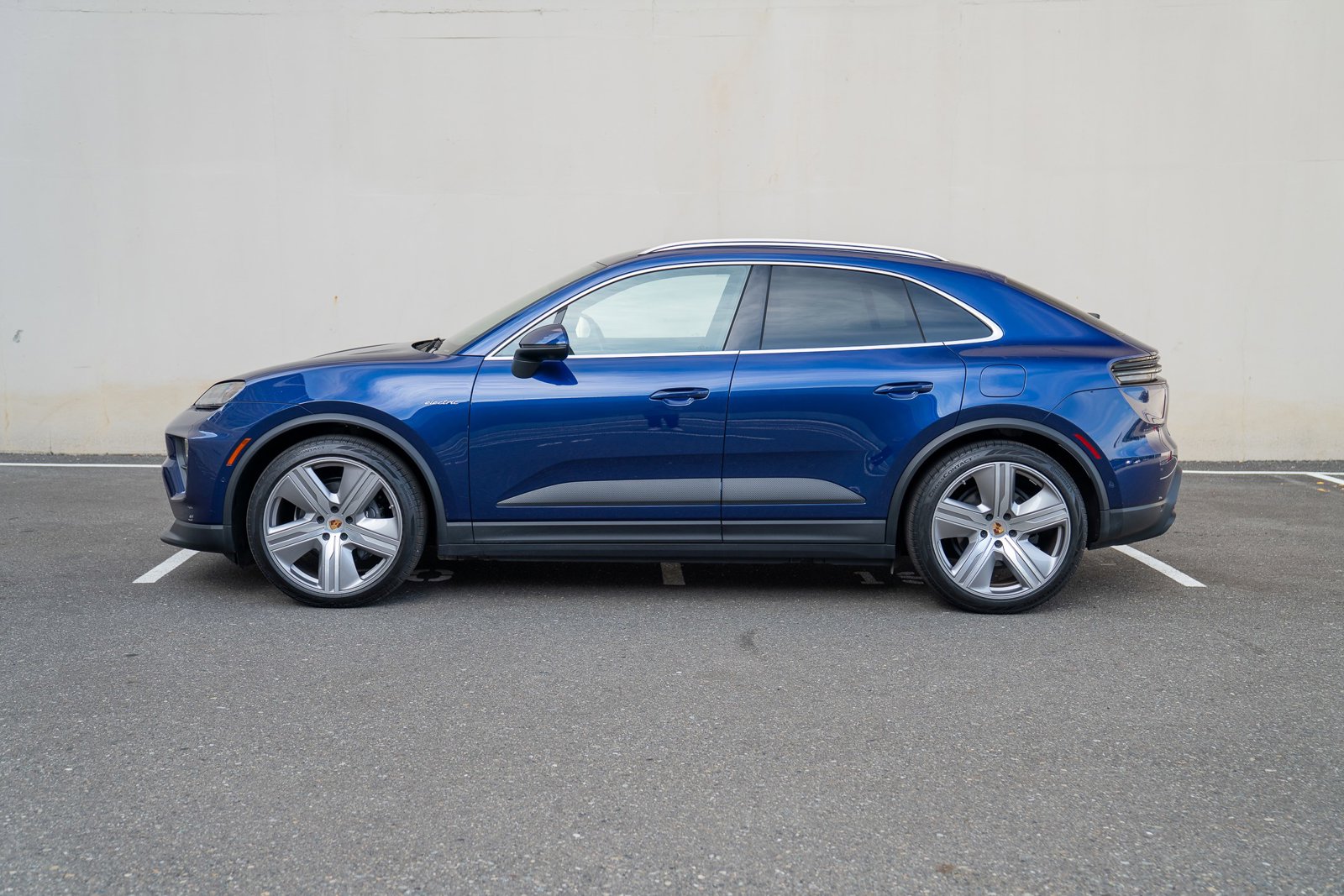 Certified 2024 Porsche Macan Base with VIN WP1AA2XA9RL000095 for sale in Bellevue, WA