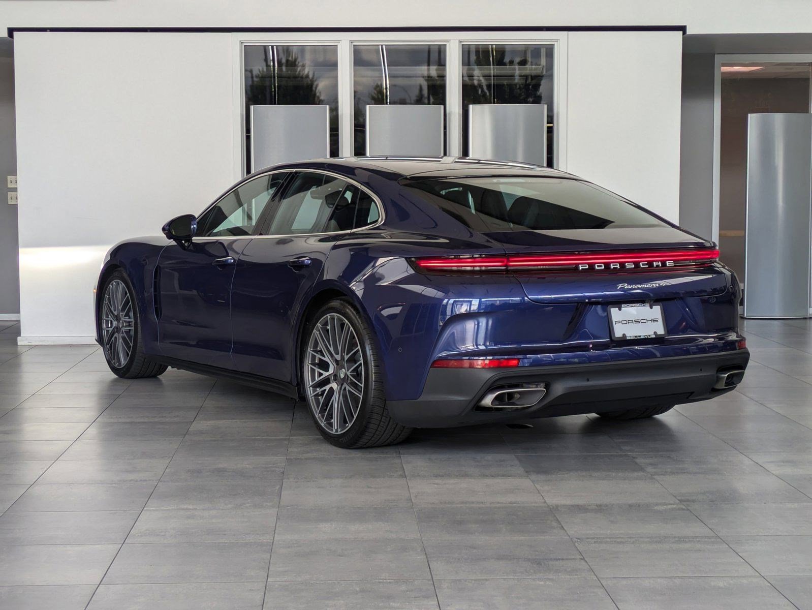 2024 Porsche Panamera 4 photo 3