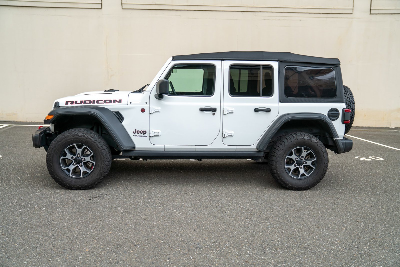 2022 Jeep Wrangler Unlimited Rubicon photo 2
