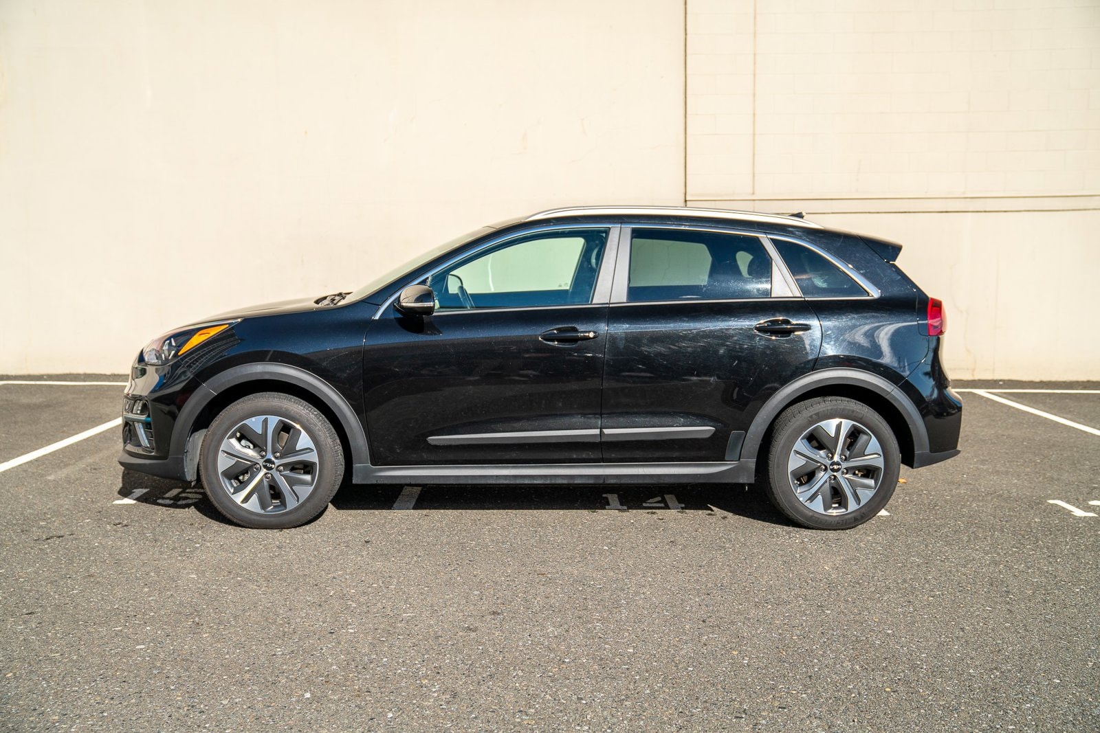 Used 2022 Kia Niro EX with VIN KNDCC3LG1N5146836 for sale in Bellevue, WA