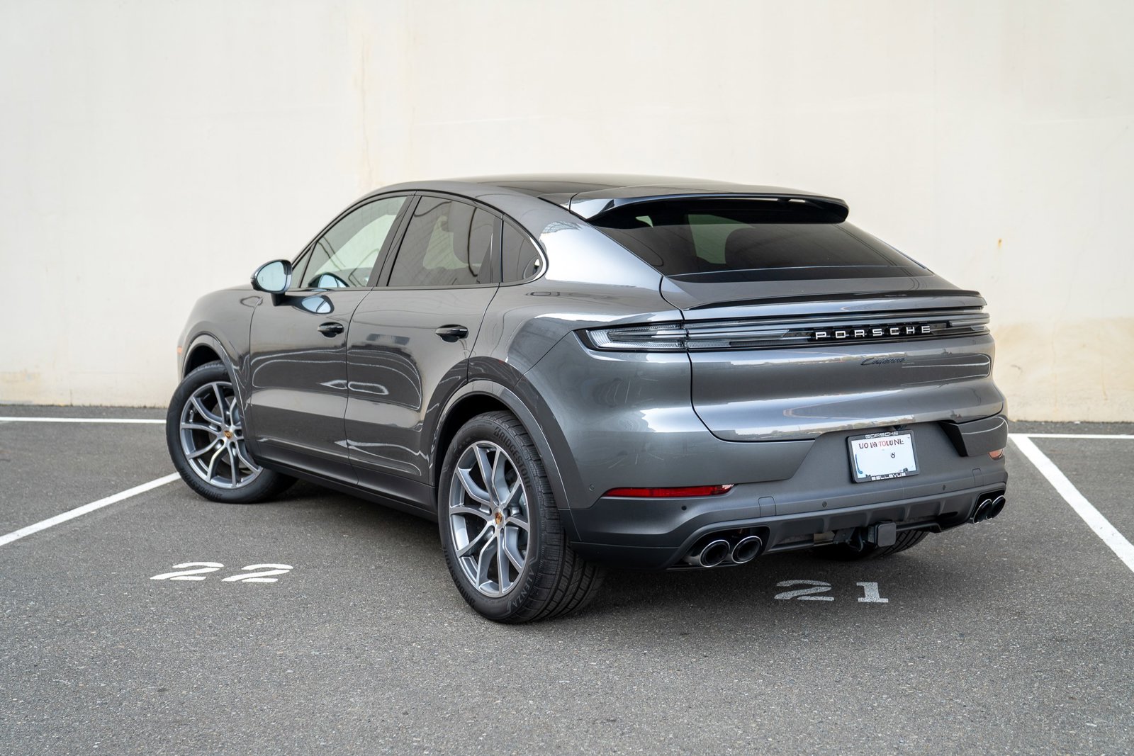 2025 Porsche Cayenne Coupe photo 3