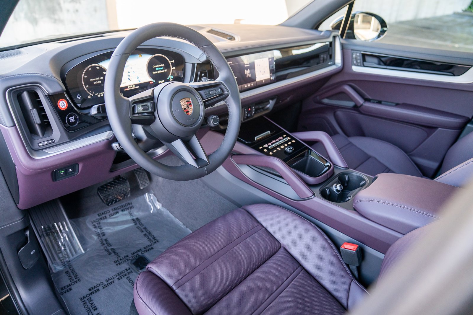 2025 Porsche Cayenne photo 3