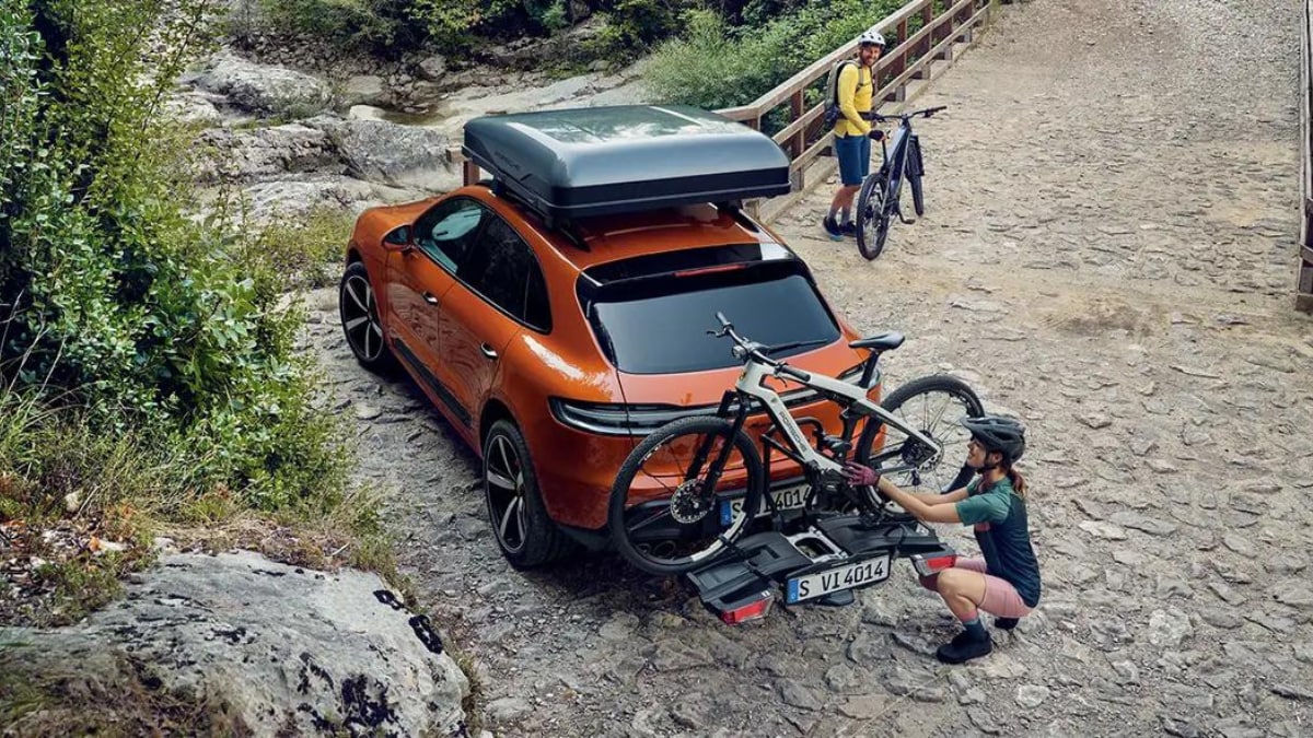 Porsche Macan with Tequipment bike rack