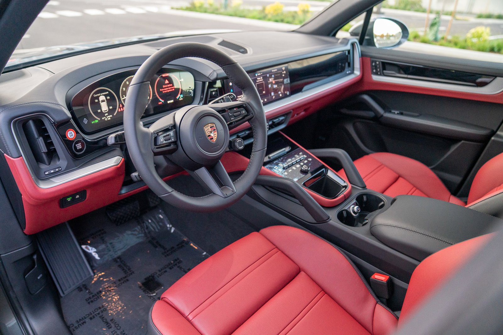 2026 Porsche Cayenne photo 4