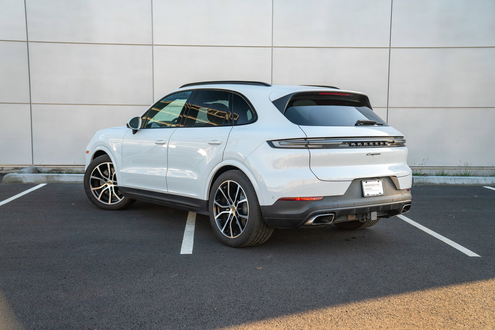 2024 Porsche Cayenne photo 3