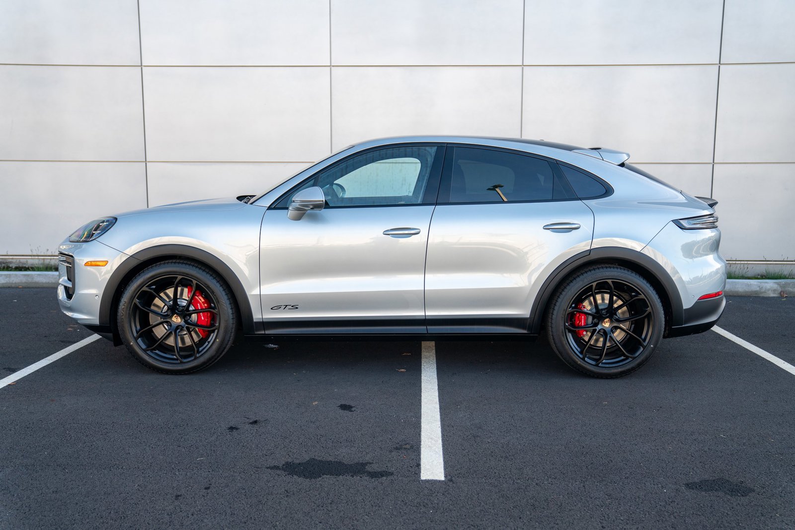 2026 Porsche Cayenne Coupe GTS photo 2