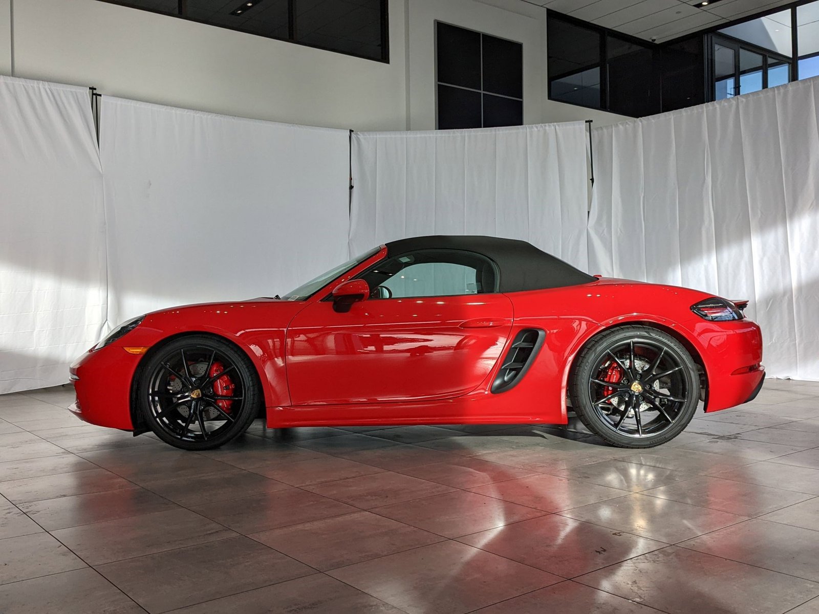 2025 Porsche Boxster S photo 2