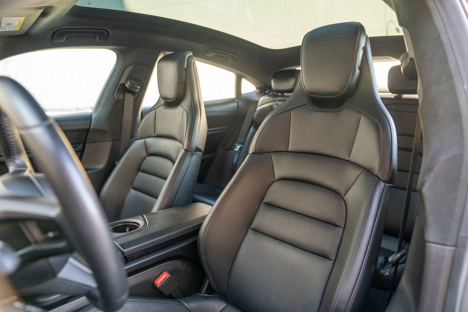2020 Porsche Taycan Turbo photo 3