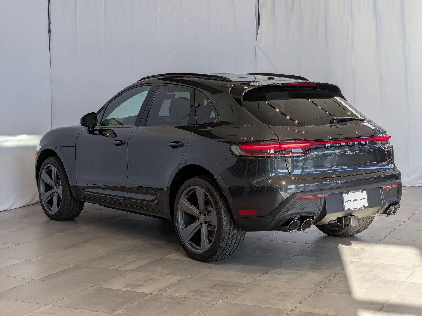 2025 Porsche Macan T photo 2