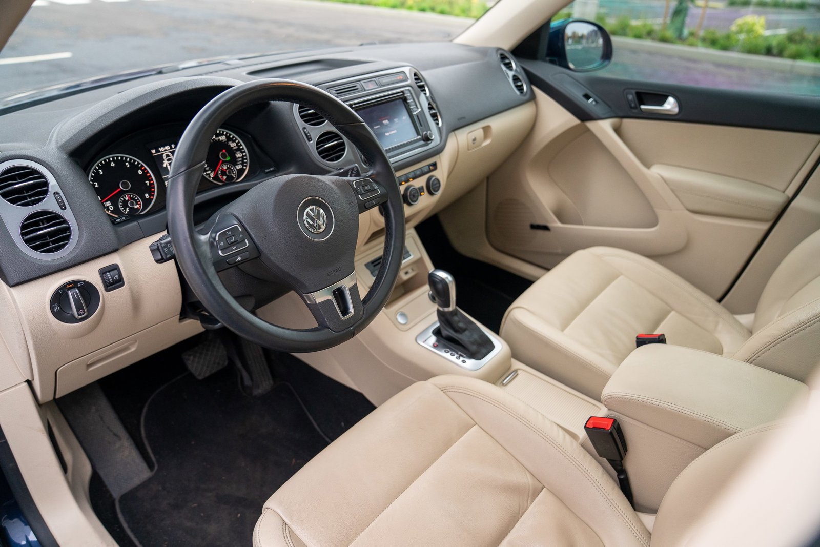 2016 Volkswagen Tiguan SEL photo 4