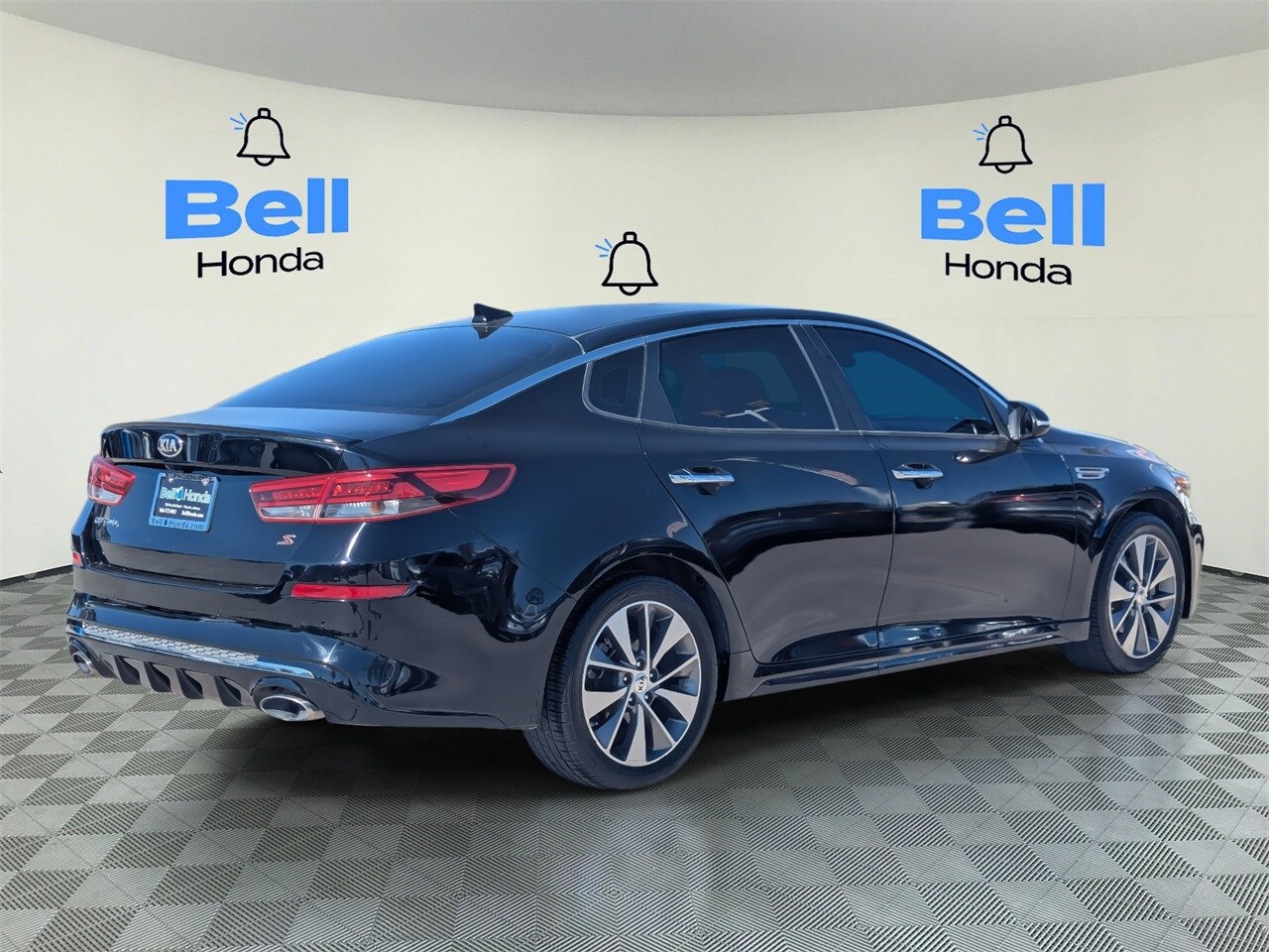 2019 Kia Optima S photo 3
