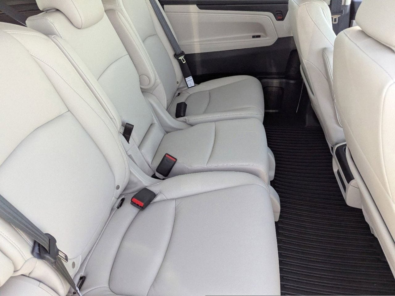 2026 Honda Odyssey EX-L - Photo 8