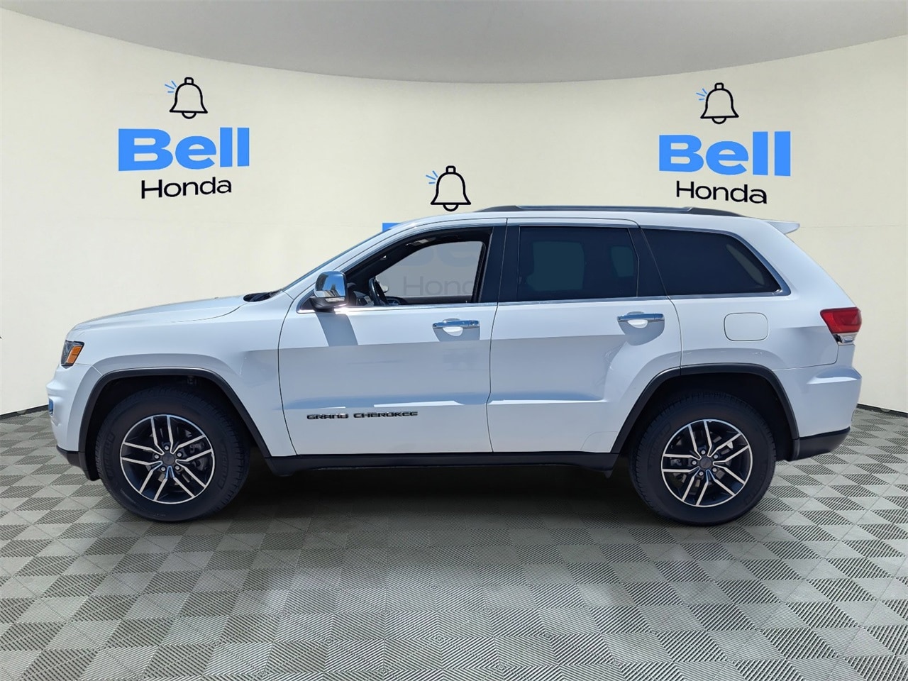 Used 2019 Jeep Grand Cherokee Limited with VIN 1C4RJFBG7KC653749 for sale in Phoenix, AZ