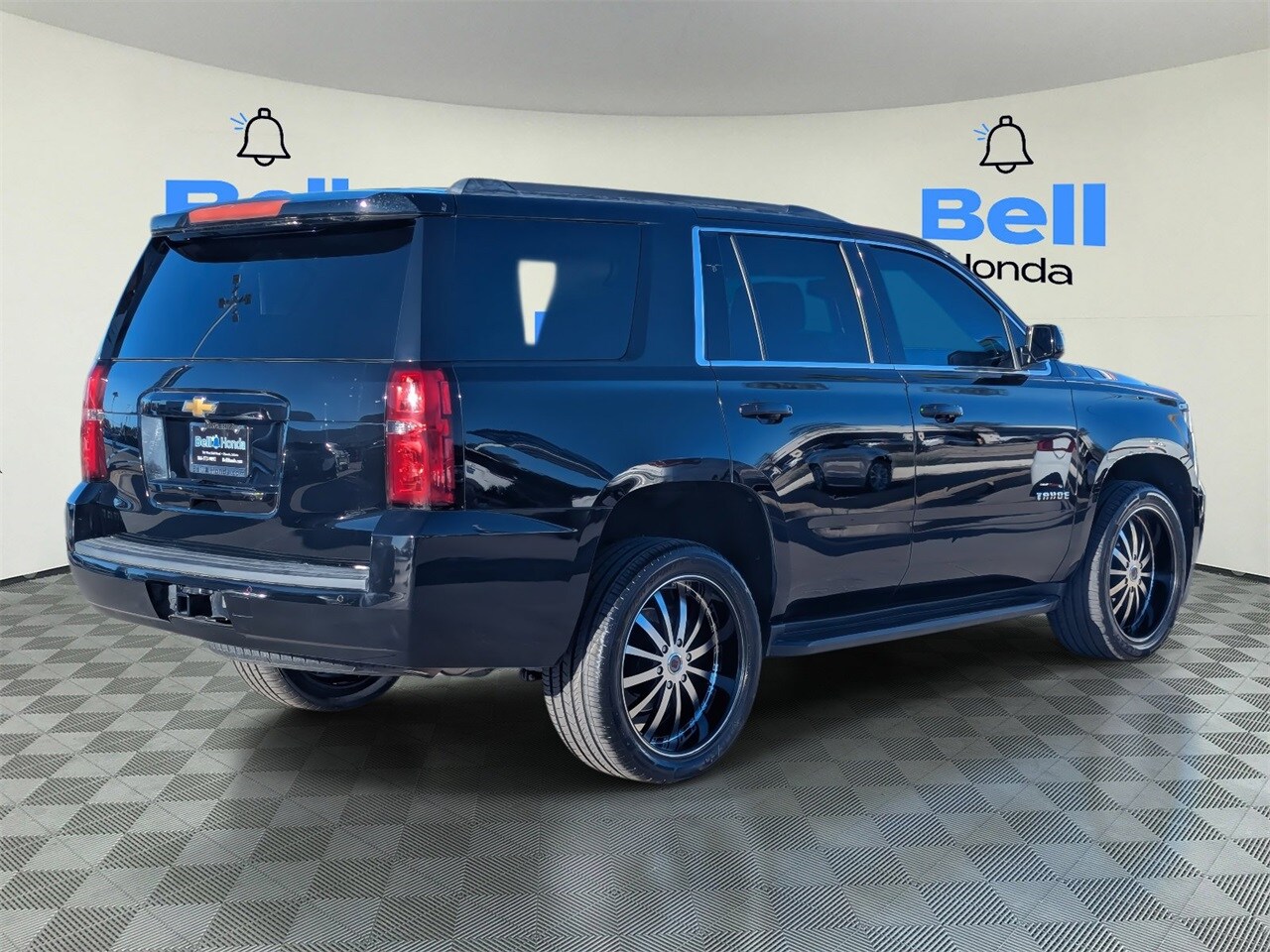 2016 Chevrolet Tahoe LT photo 4