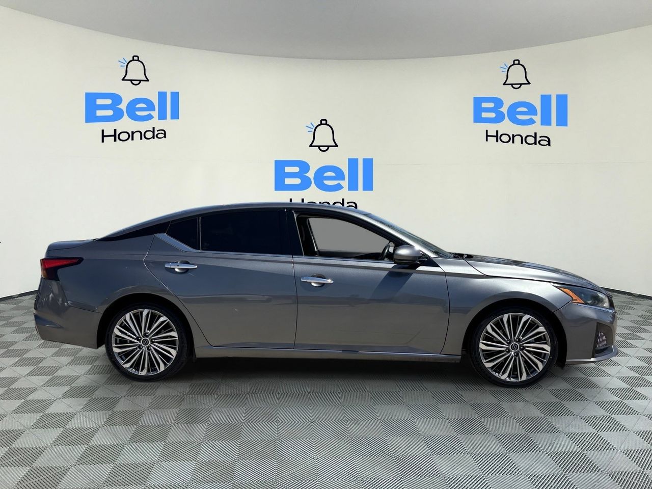Used 2023 Nissan Altima 2.5 SL Sedan