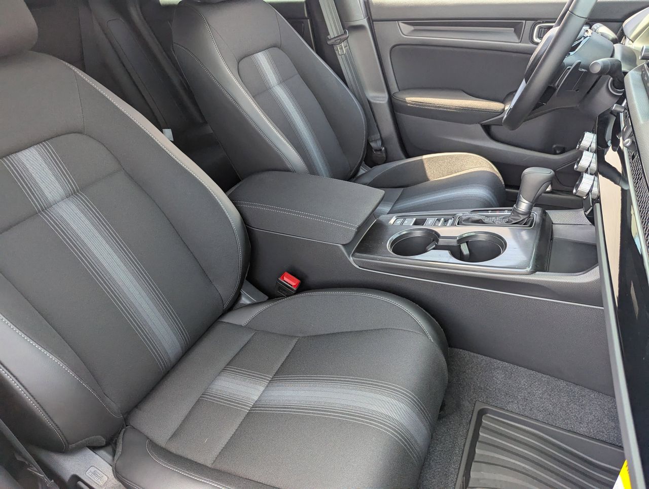 2026 Honda Civic Hatchback Sport - Photo 6