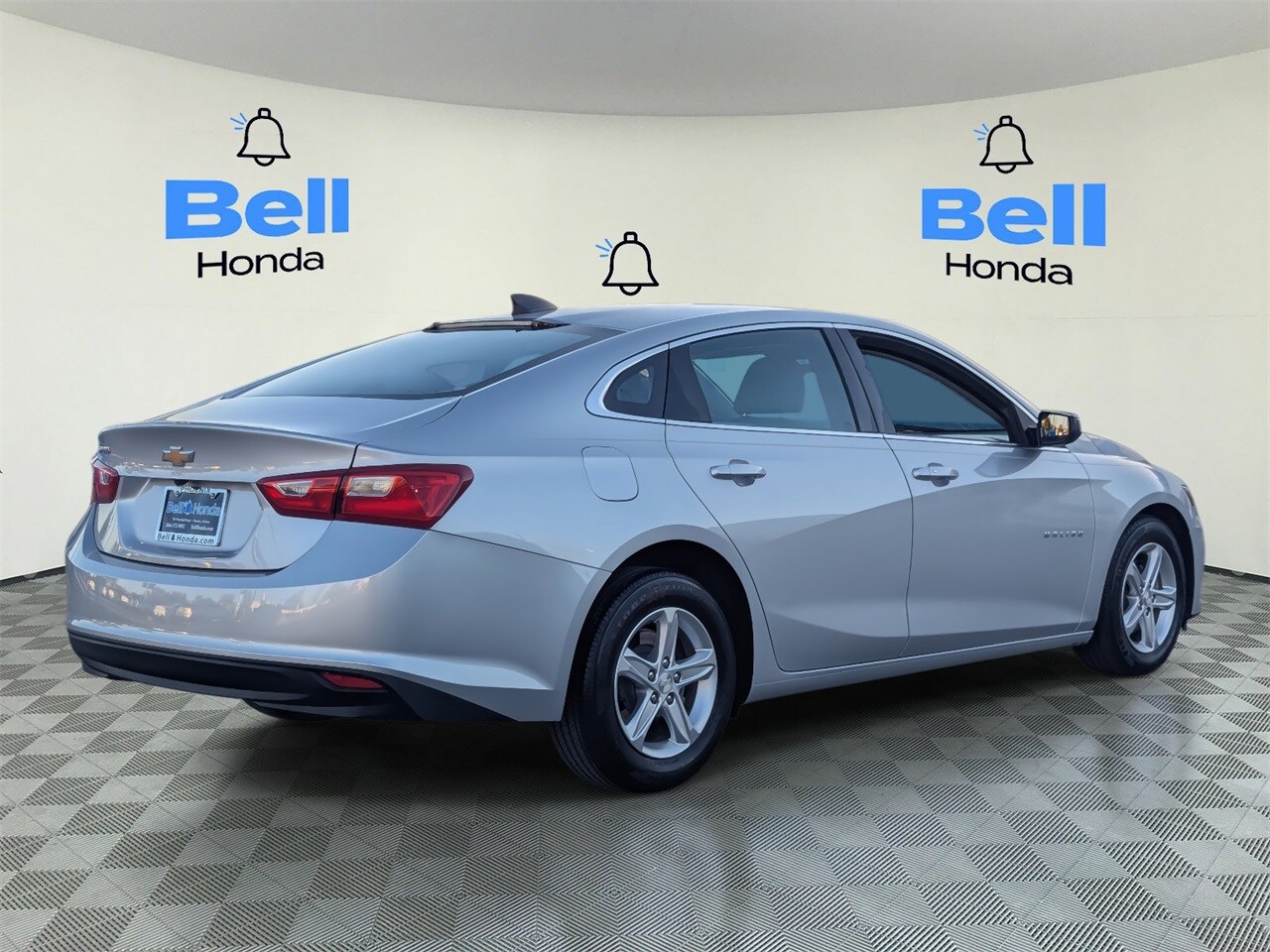 2021 Chevrolet Malibu LS photo 4